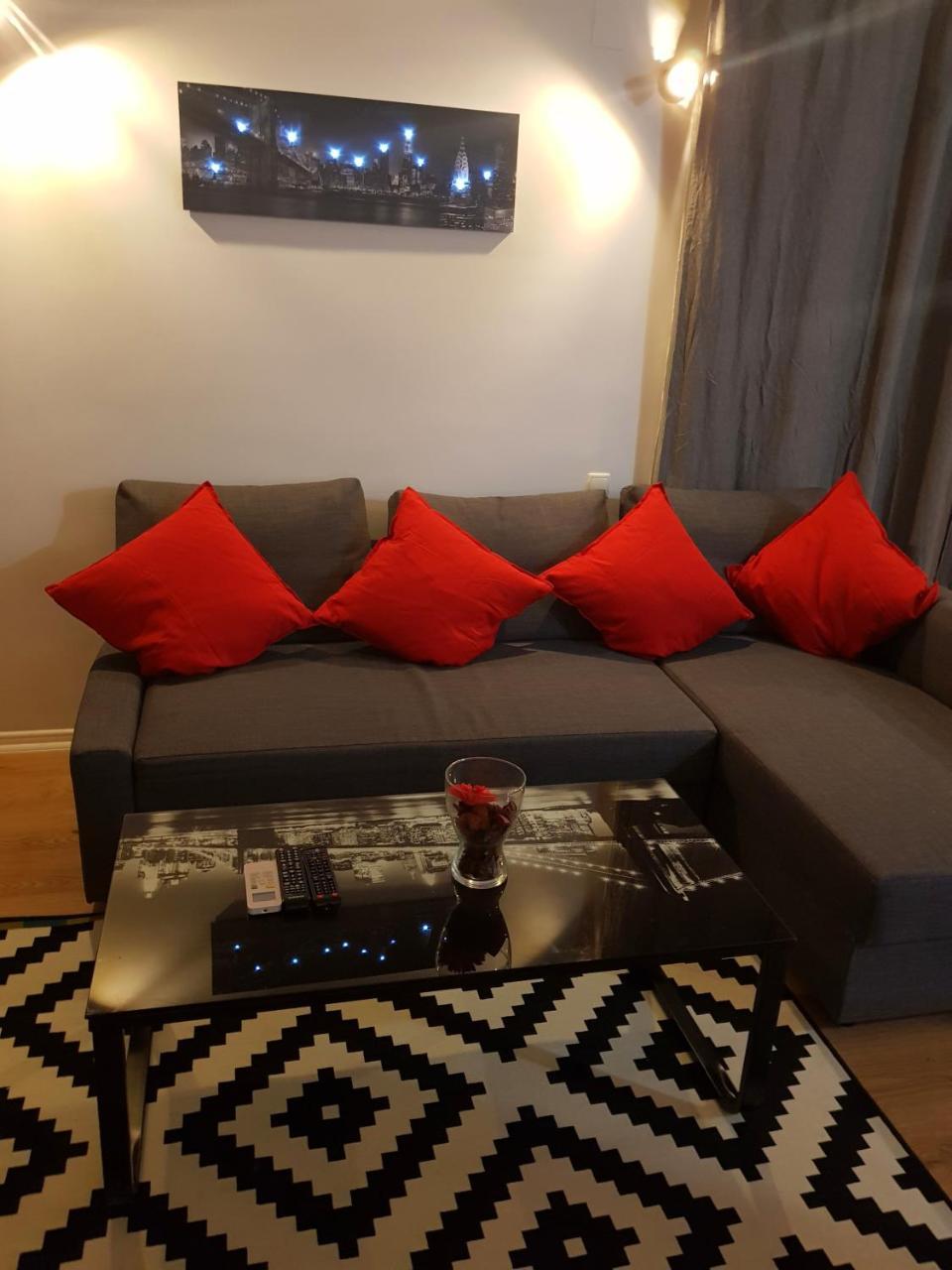 Modern Apartment With Pool In North Bucharest Cretuleasca Buitenkant foto