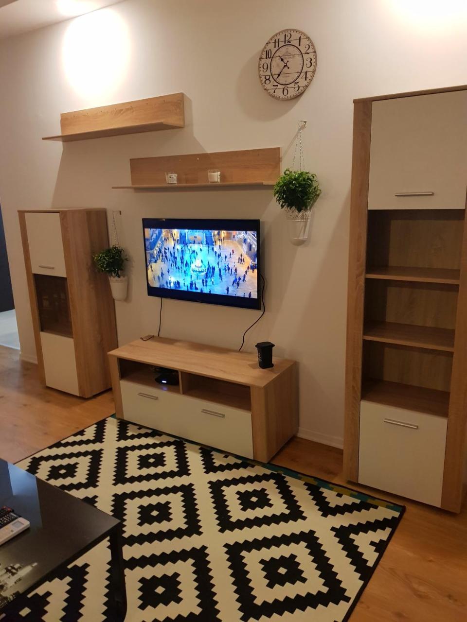 Modern Apartment With Pool In North Bucharest Cretuleasca Buitenkant foto