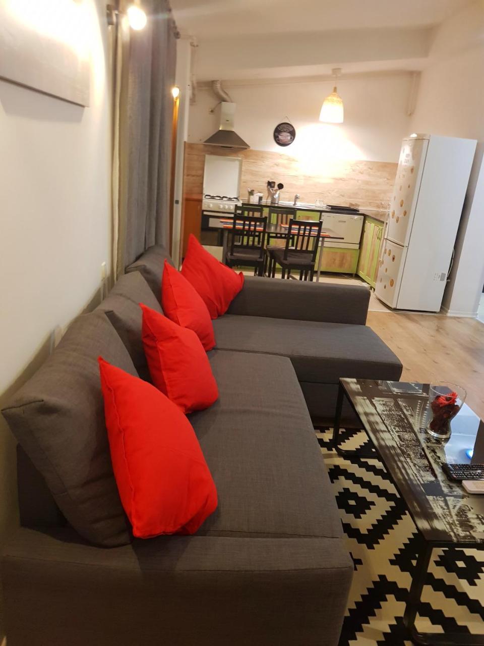 Modern Apartment With Pool In North Bucharest Cretuleasca Buitenkant foto